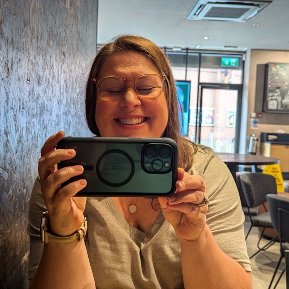 Meet your Posher, Krista! - Picture 4 of 6